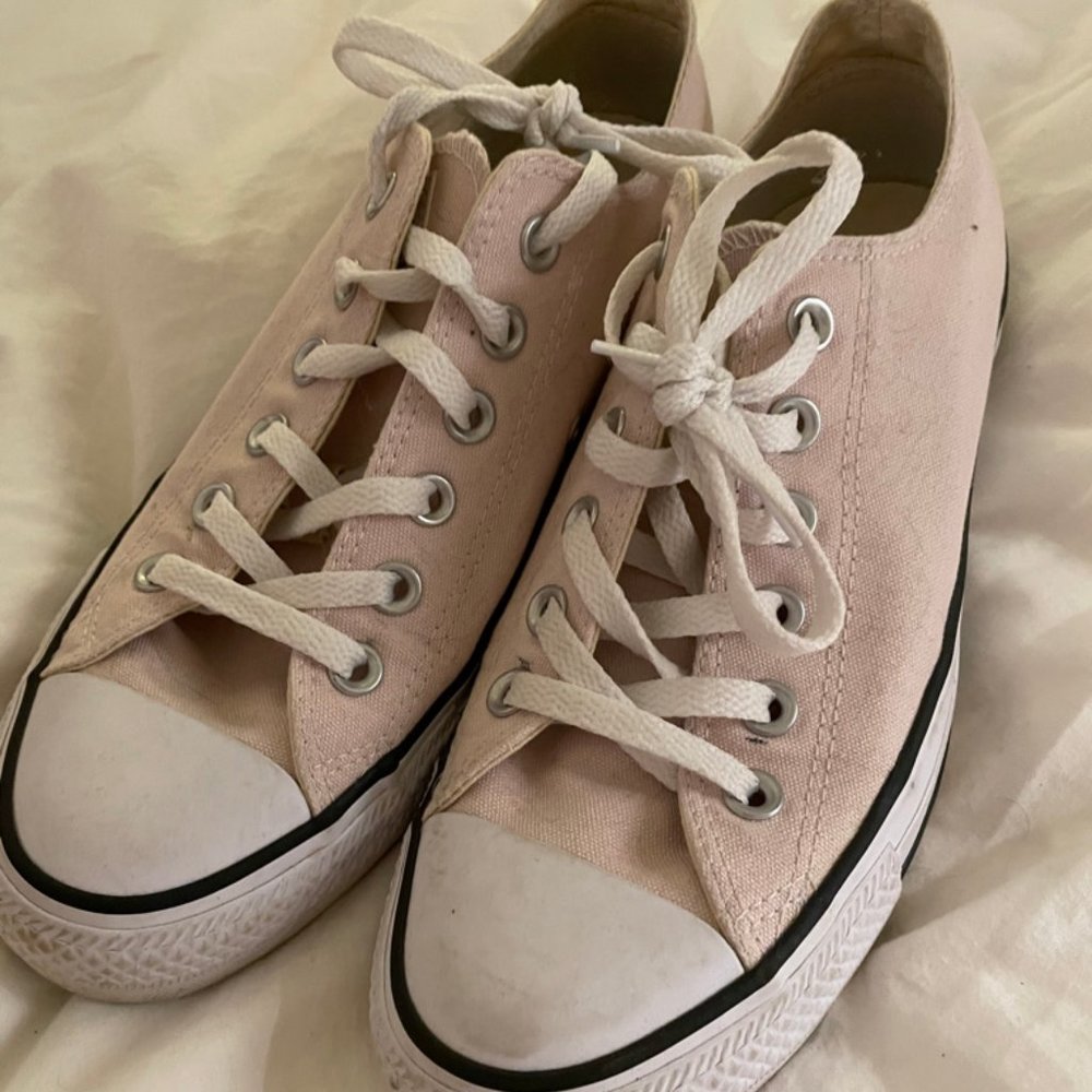 Hardly worn, Pink Converse, Womans 8